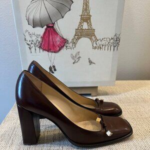 Rare Louis Vuitton Vintage Cognac Block Heel Pump with Gold LV Charms